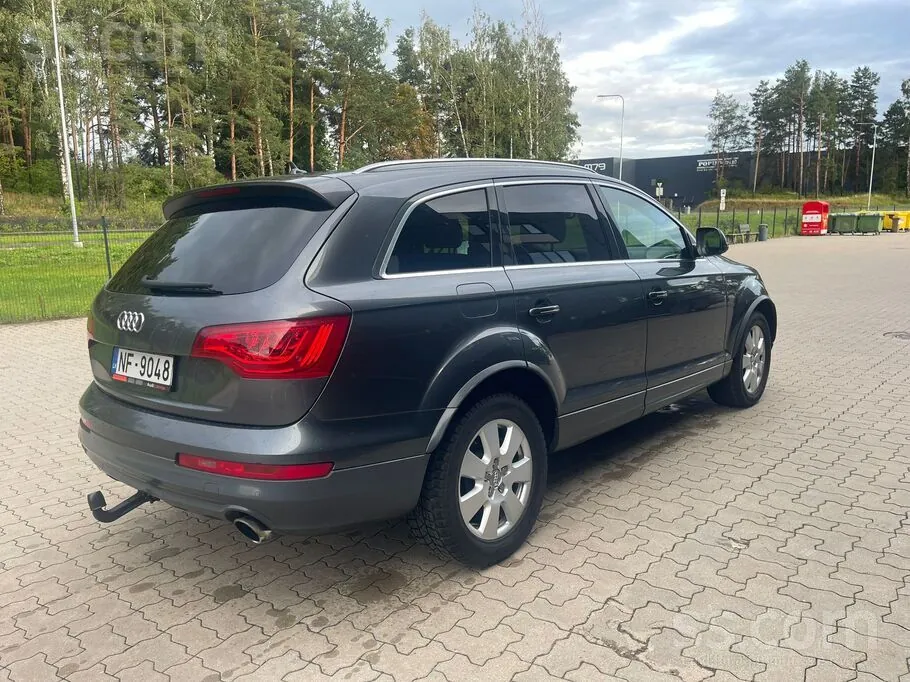 Audi Q7 2010 photo 5