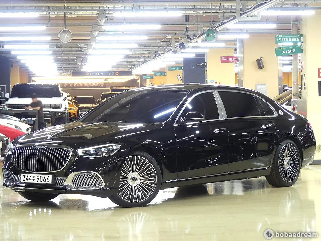 Mercedes-Benz Maybach S680 2024 photo 2
