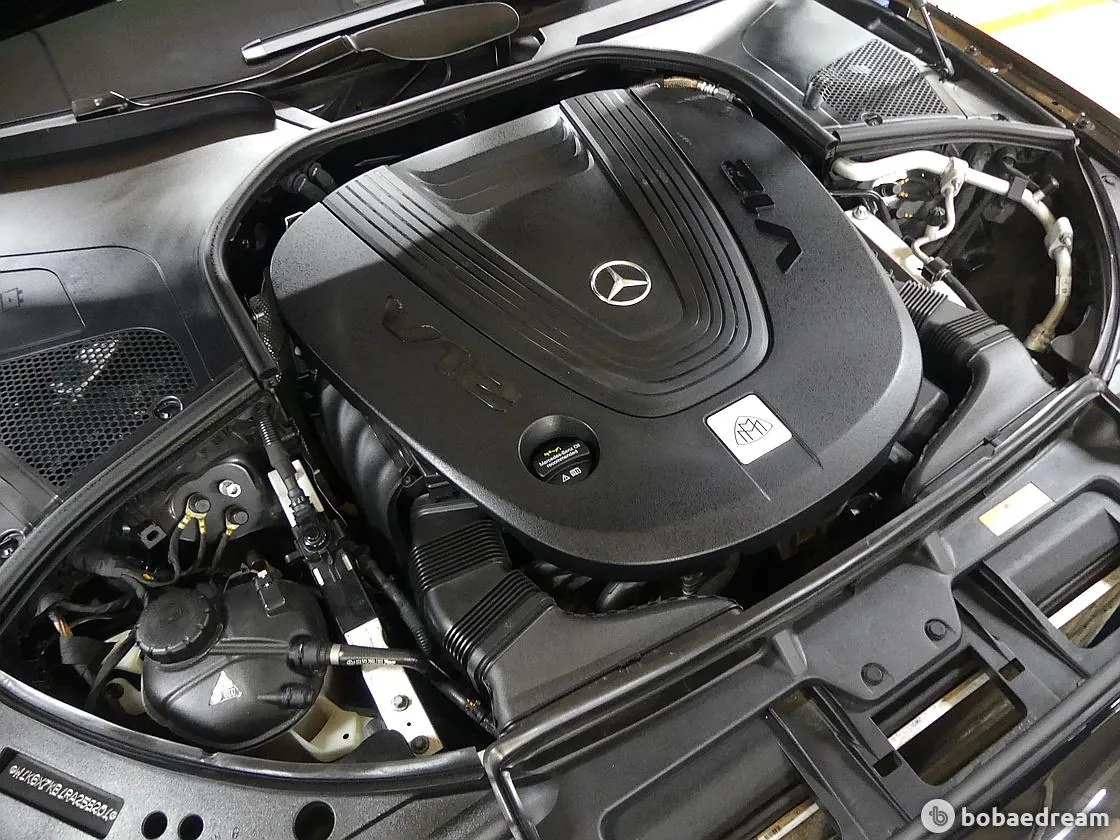Mercedes-Benz Maybach S680 2024 photo 5