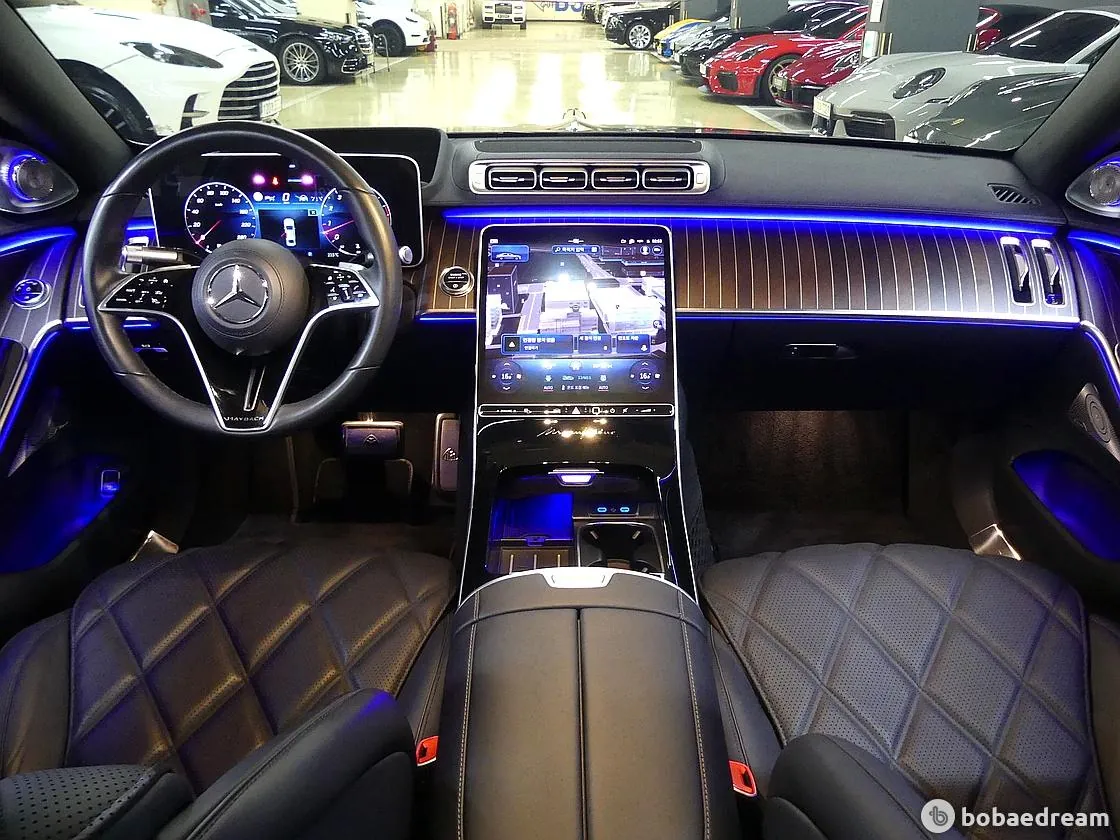 Mercedes-Benz Maybach S680 2024 photo 4