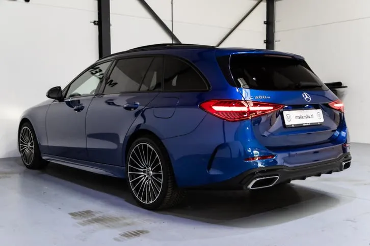 Mercedes-Benz C-Class 2023 photo 2