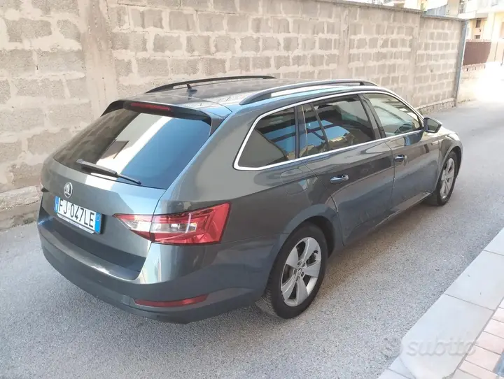 Skoda Superb 2017 photo 5