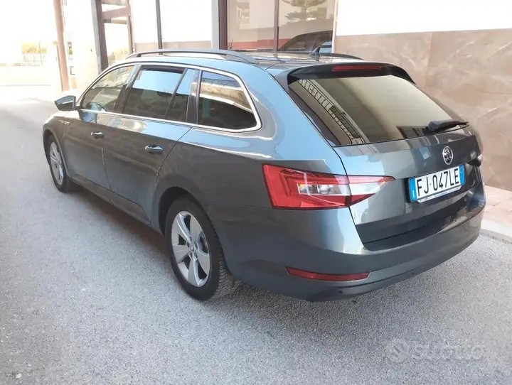 Skoda Superb 2017 photo 4