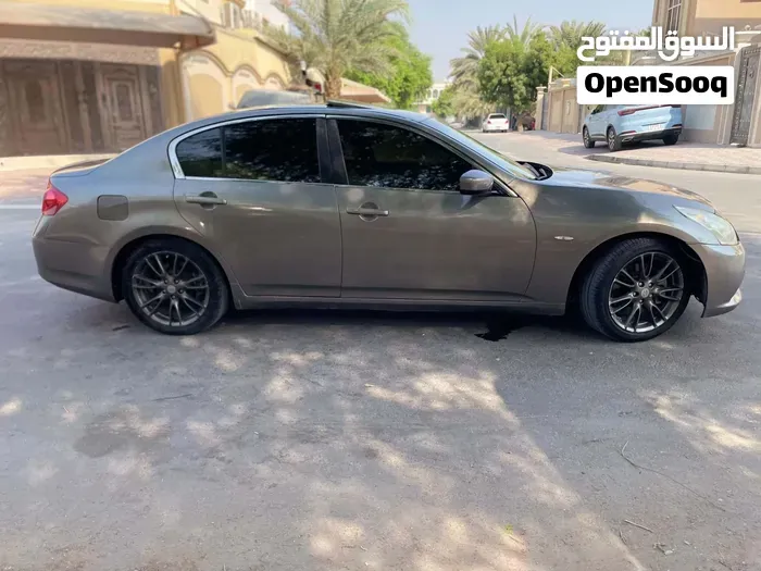 Infiniti G37 2012 photo 3
