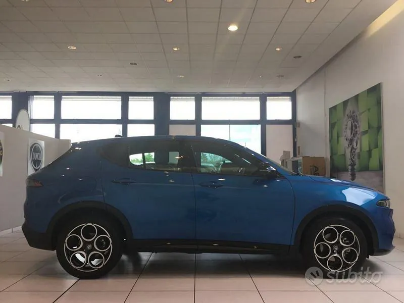 Alfa Romeo Tonale 2025 photo 2