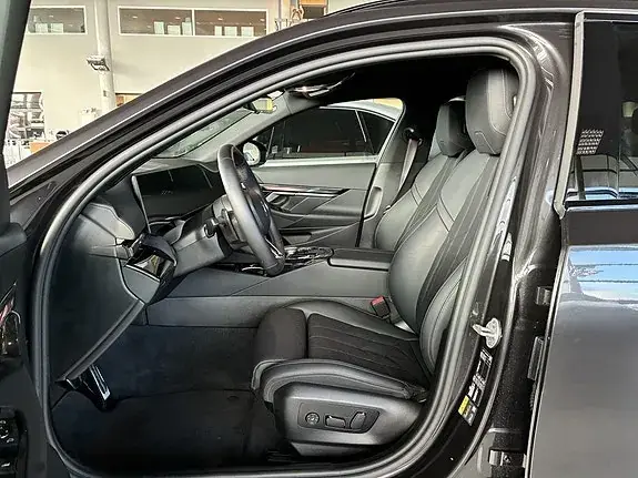 BMW 530E 2026 photo 5