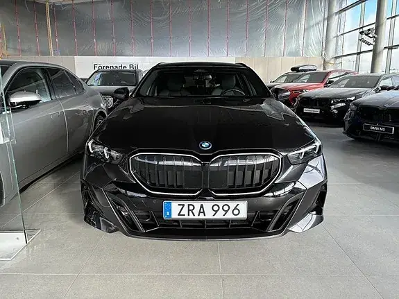 BMW 530E 2026 photo 2