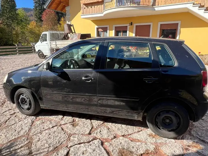 Volkswagen Polo 2005 photo 2