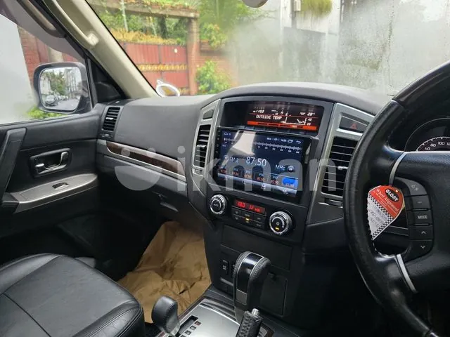 Mitsubishi Montero 2015 photo 3