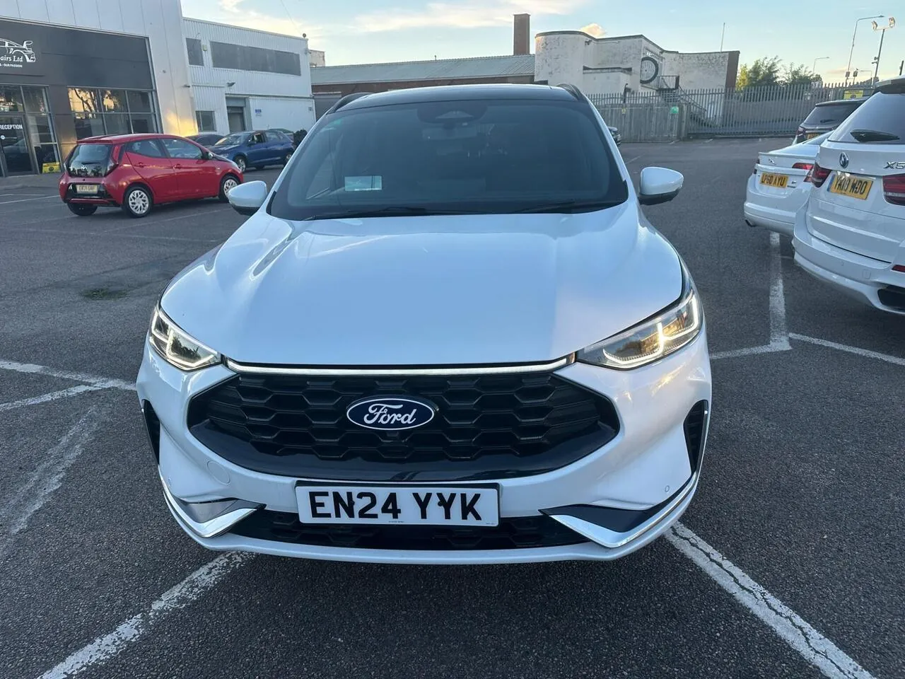 Ford Kuga 2024 photo 2