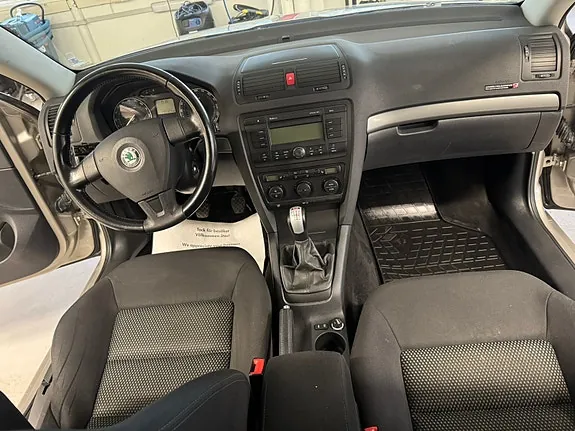 Skoda Octavia 2008 photo 4