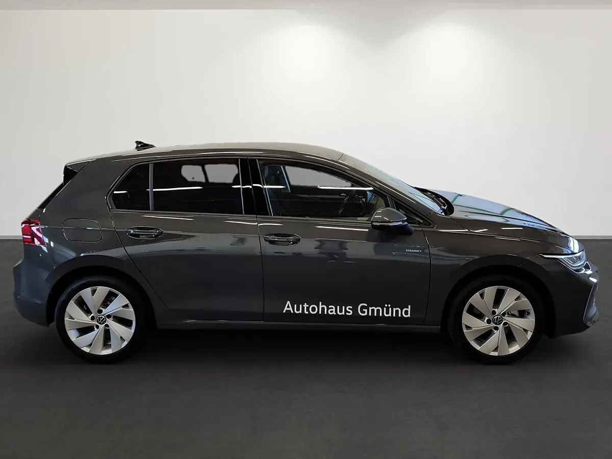 Volkswagen Golf 2025 photo 3