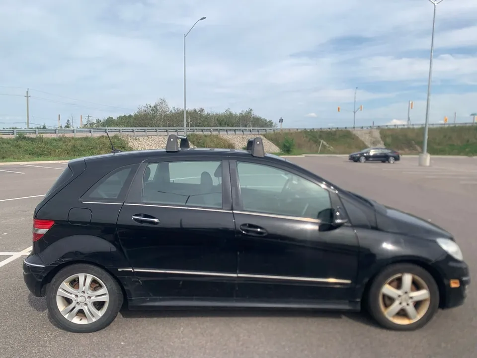 Mercedes-Benz B-Class 2009 photo 2