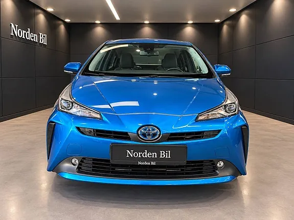 Toyota Prius 2021 photo 2