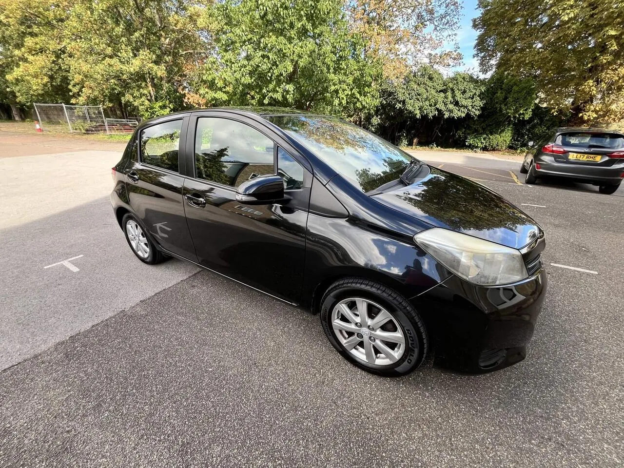 Toyota Yaris 2013 photo 5
