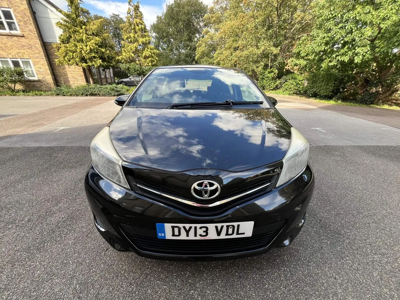 Toyota Yaris 2013 photo 2
