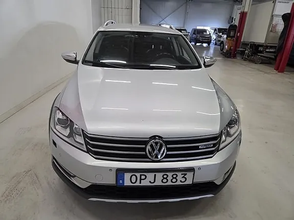 Volkswagen Passat Alltrack 2014 photo 2