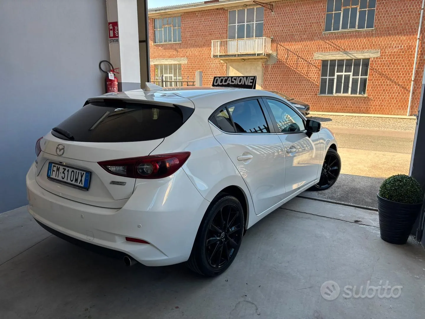 Mazda Mazda3 2018 photo 4