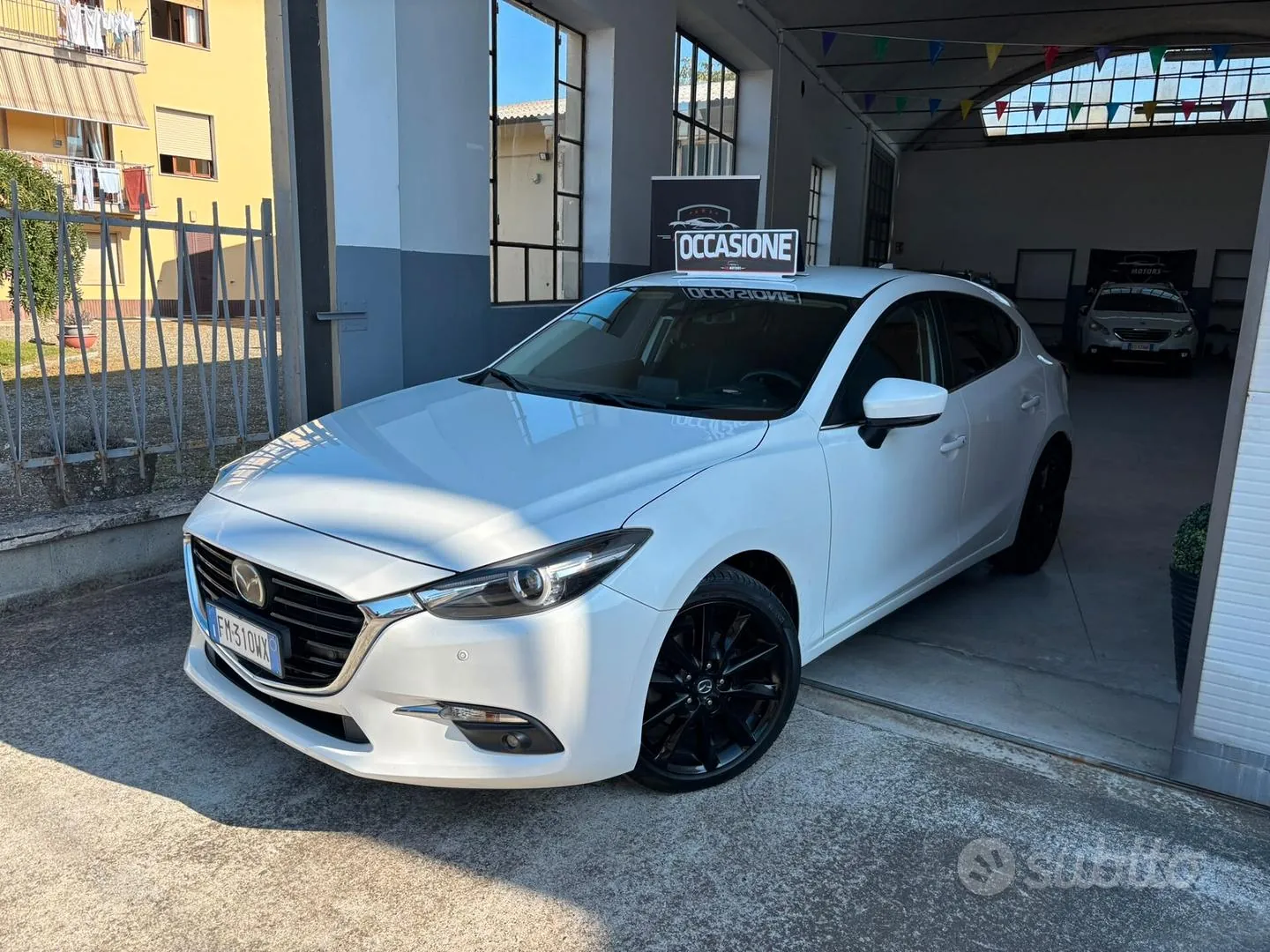 Mazda Mazda3 2018 photo 3