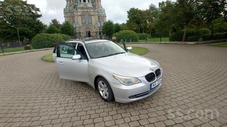BMW 525 2008 photo 2