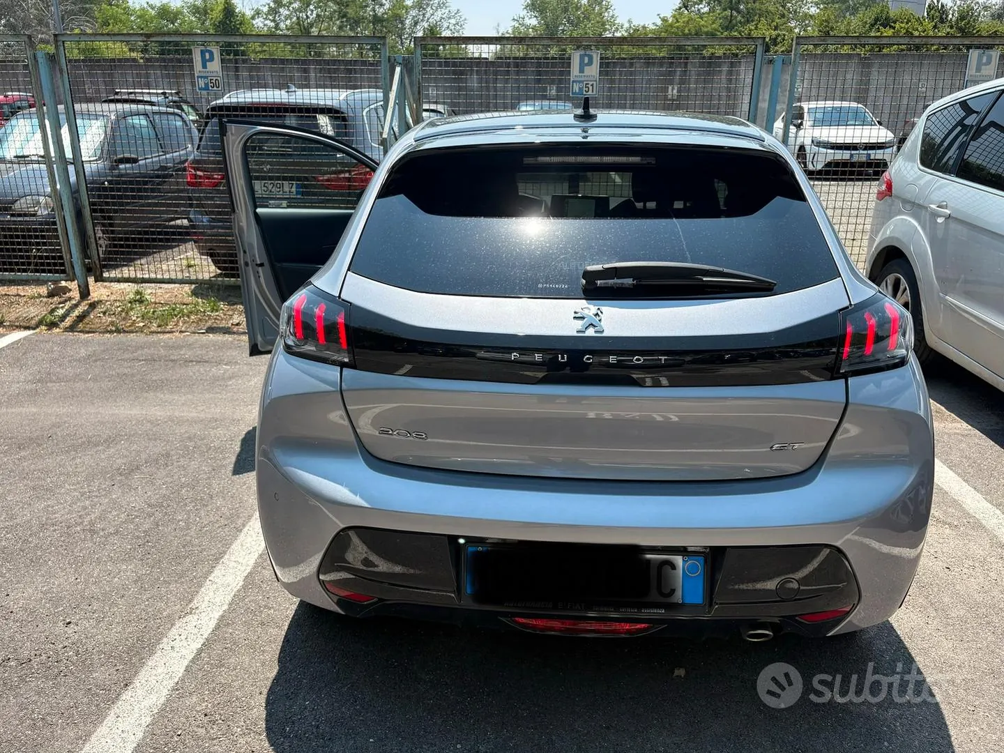 Peugeot 208 2023 photo 2