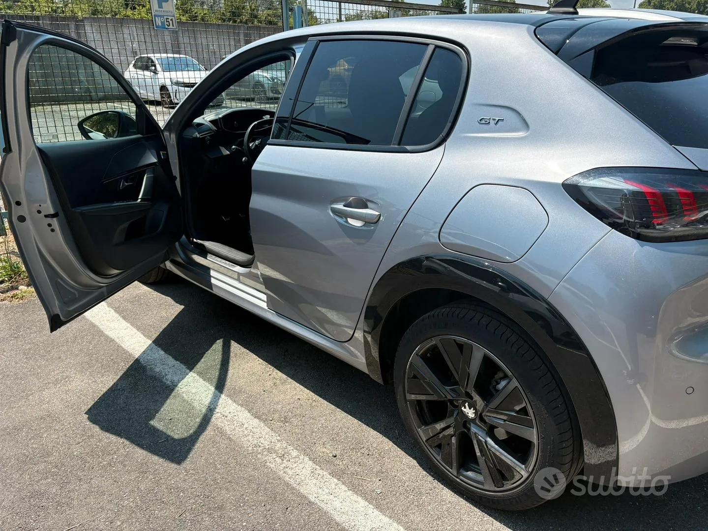 Peugeot 208 2023 photo 4