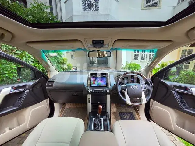 Toyota Land Cruiser Prado 2011 photo 4