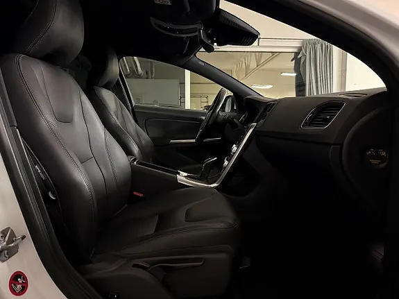 Volvo V60 2018 photo 5