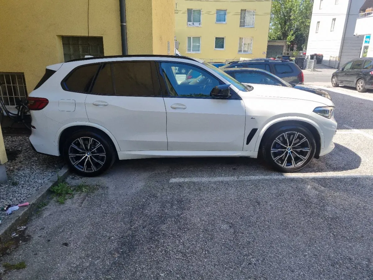 BMW X5 2019 photo 2