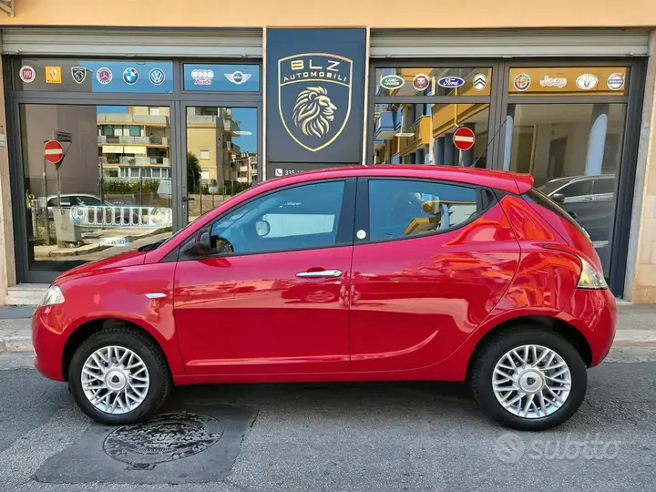 Lancia Ypsilon 2014 photo 2