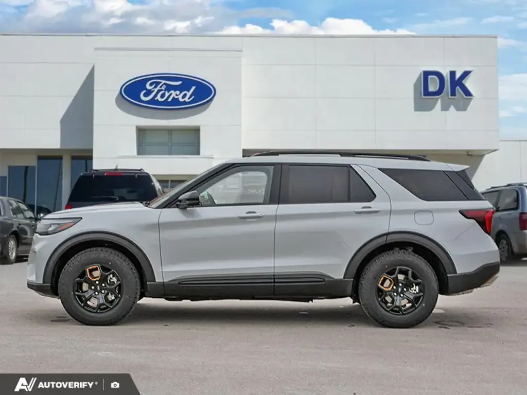 Ford Explorer 2026 photo 3