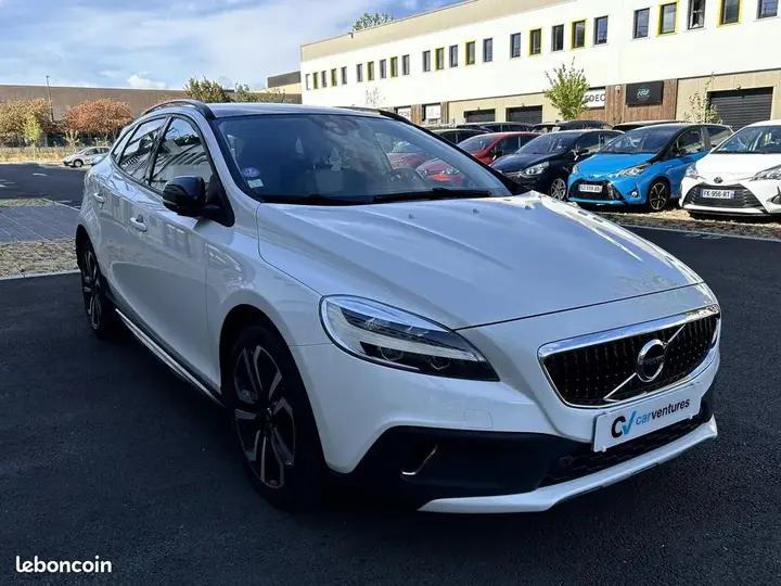 Volvo V40 2019 photo 3