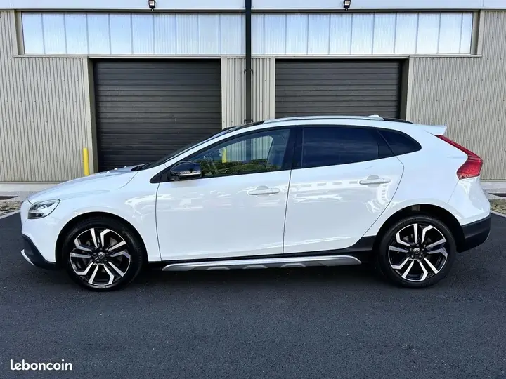 Volvo V40 2019 photo 4