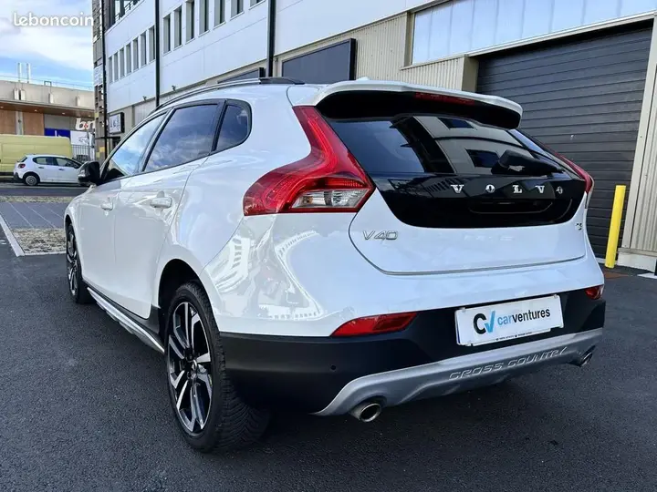 Volvo V40 2019 photo 5