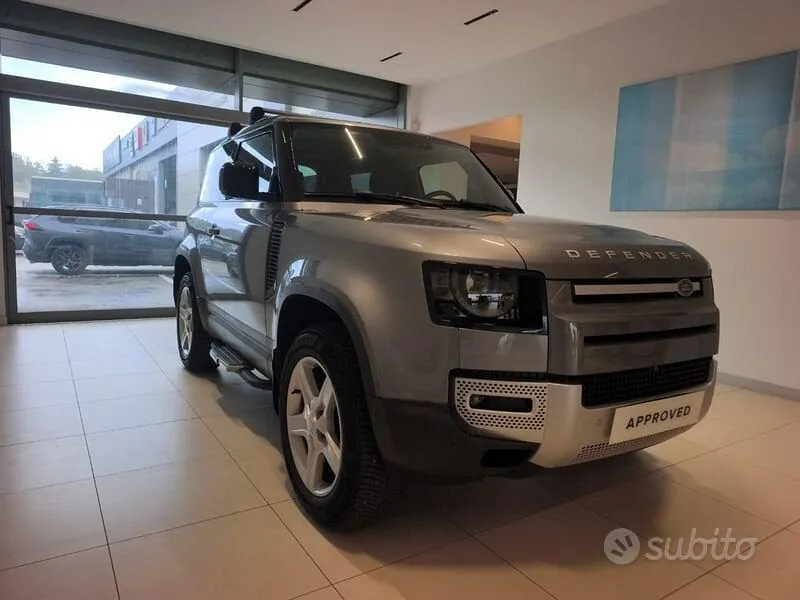 Land Rover Defender 2022 photo 4