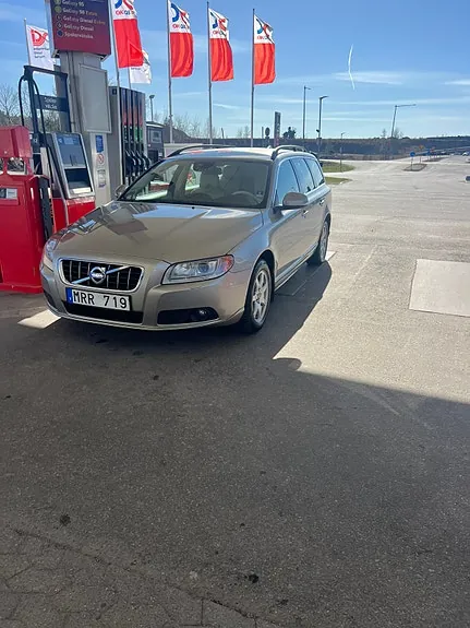 Volvo V70 2012 photo 3