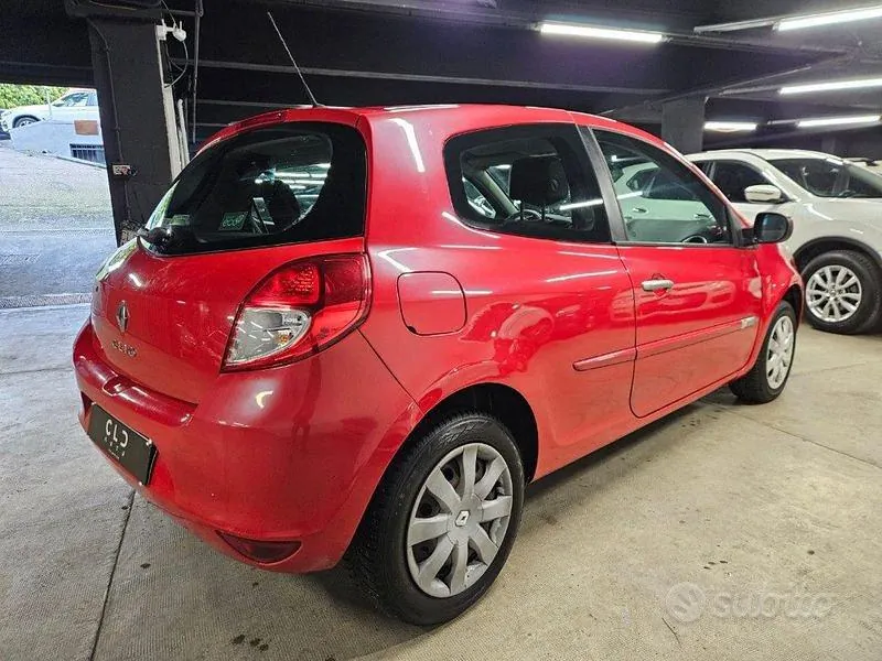 Renault Clio 2010 photo 5