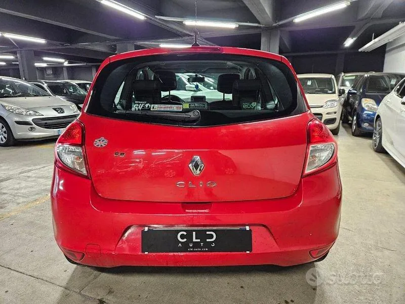 Renault Clio 2010 photo 4
