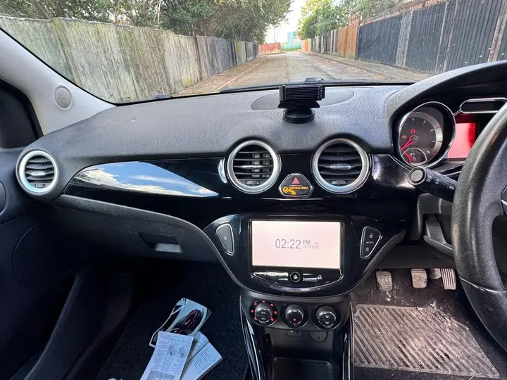 Vauxhall Adam 2015 photo 4