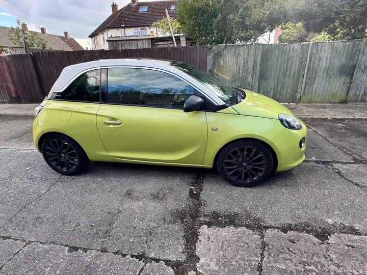 Vauxhall Adam 2015 photo 3