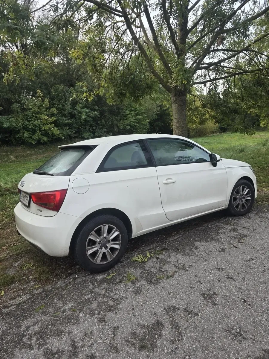 Audi A1 2012 photo 3