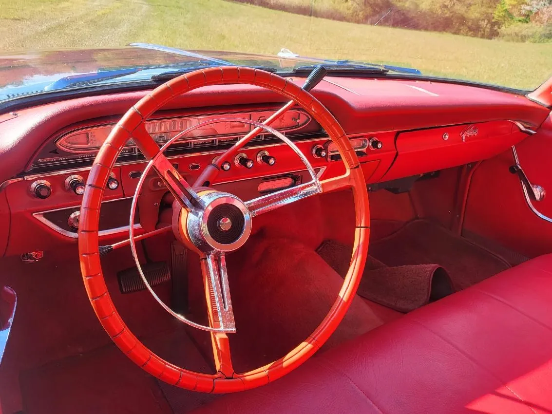Ford Galaxie 1961 photo 5