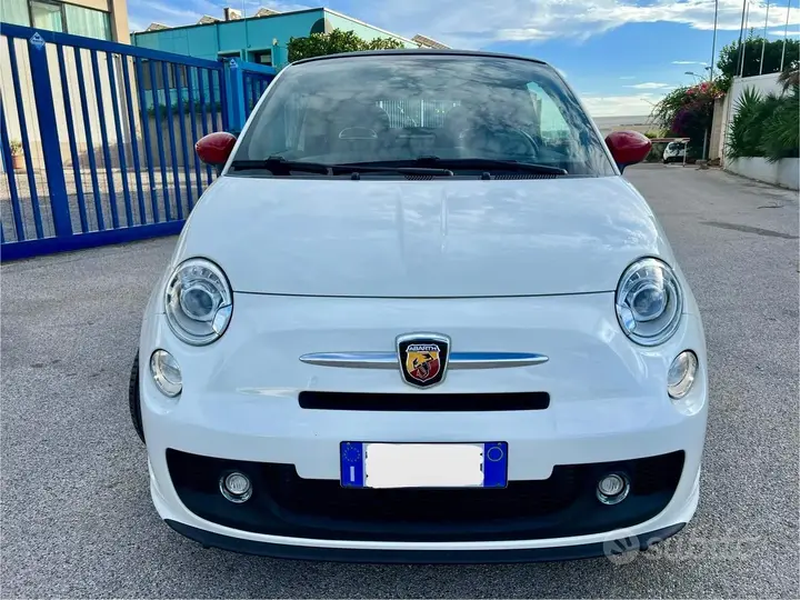 Abarth 500C 2010 photo 2