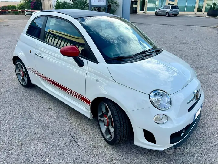 Abarth 500C 2010 photo 3