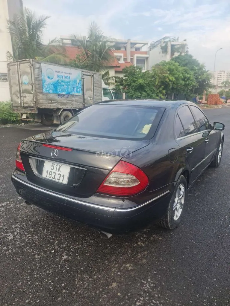 Mercedes-Benz E-Class 2004 photo 5