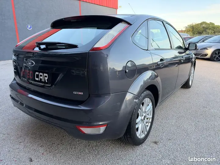 Ford Focus 2010 photo 5