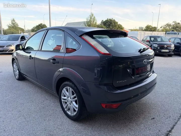 Ford Focus 2010 photo 3