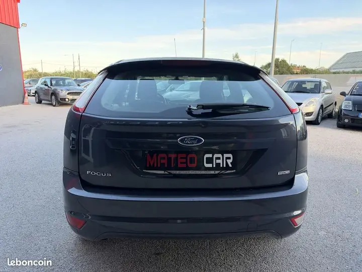 Ford Focus 2010 photo 4