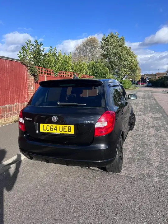 Skoda Fabia 2015 photo 2