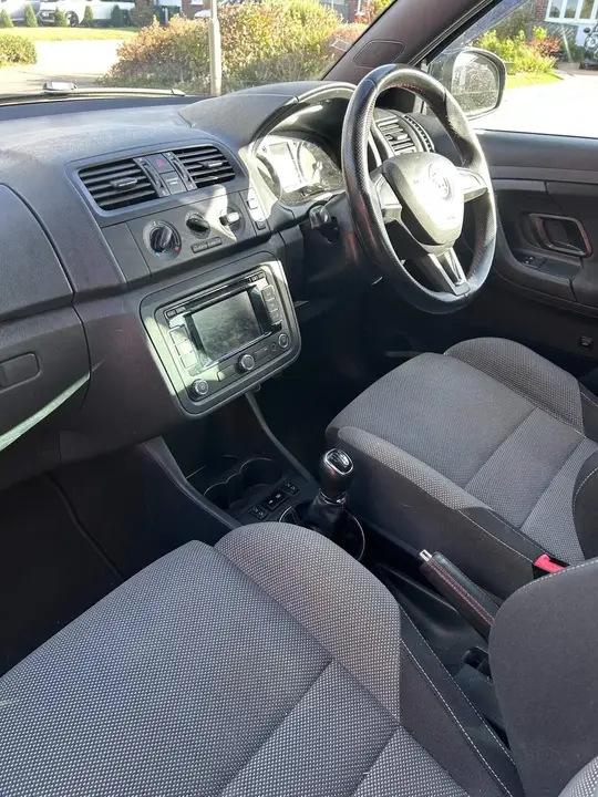 Skoda Fabia 2015 photo 5